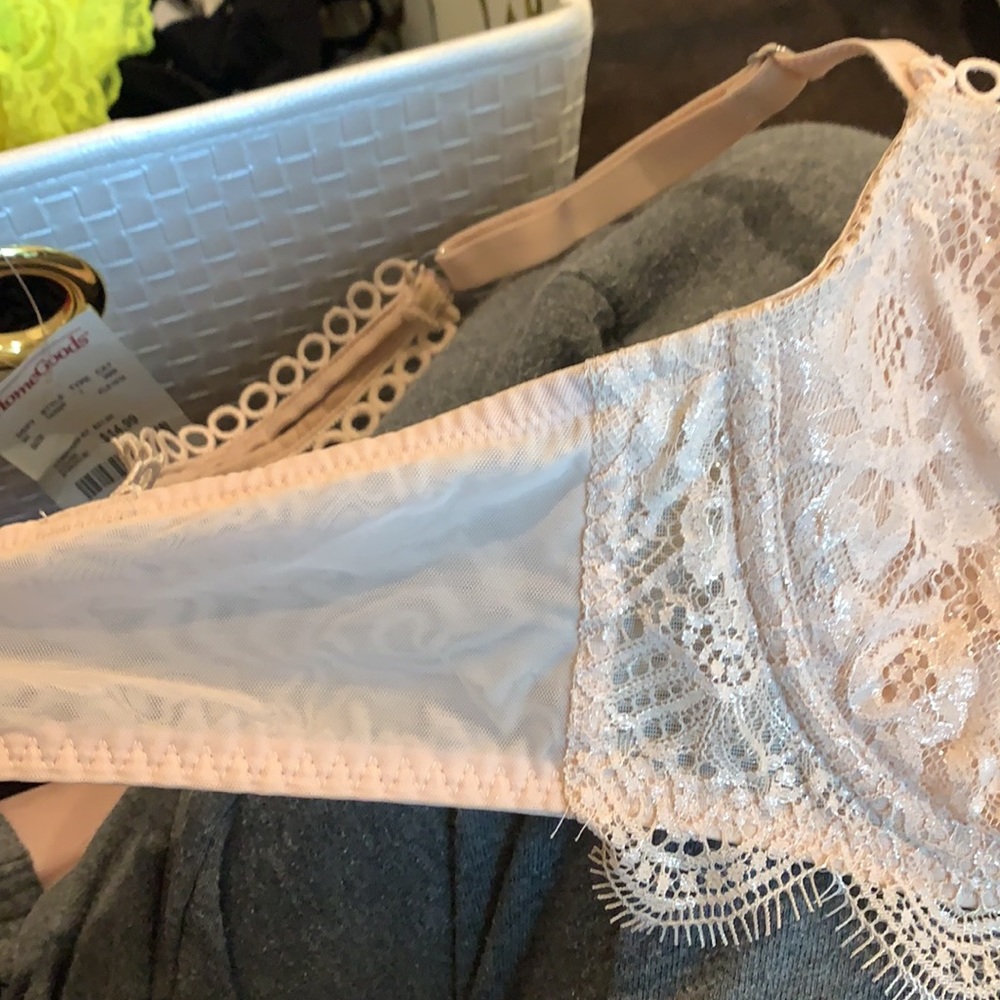 Lace bra - Picture 7 of 9